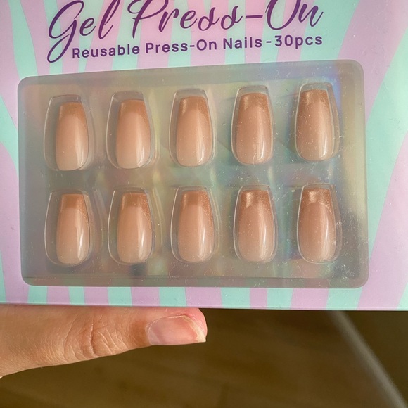 BTArtbox Nails Lot of 3 + Beauty Secret Glue, Gel Press-On Reusable Nails - Picture 3 of 5